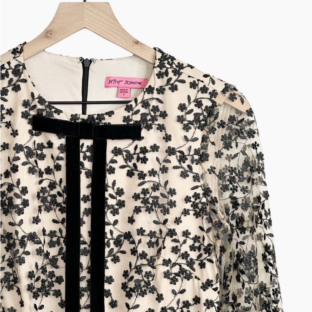 BETSY JOHNSON WOMEN DRESS LACE EMBROIDERY NUDE/BLACK SHIFT DRESS - Picture 3 of 8